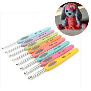 8 st / set plasthandtag Alumina Crochet Hooks Stickar Nålar Hantverk Verktyg Garntröja Vävning Sewing Tool XBJK2105