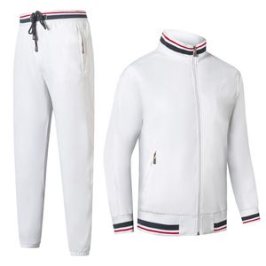 24 Nuovo designer da uomo con cappuccio di moda da uomo con cappuccio sportivo con cappuccio a due pezzi+pantaloni set maschile set casual sudorato di sudore casual abiti da jogging top jogging