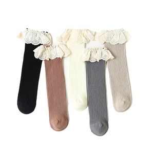 Höst Ins Kids Girls Lace High Neck Socks Baby Ruffle Frilly andningsbar Härlig Gullig Strikkad Bomull 5 Färger Fashions Barn Sock 576 Y2