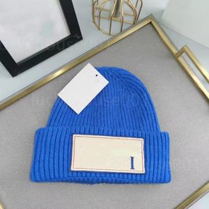 Letra de luxo Carta de tricô chapéu de esqui adequado para homens e mulheres Inverno Cashmere Leisure Fashion Skull Hat multi-Color