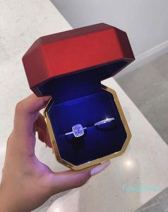 2 pcs casal anéis de luxo jóias 925 esterlina de prata casal anel de almofada forma branca topázia festa mulheres casamento anel nupcial conjunto de presente