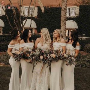Fildişi Nedime Elbiseler Artı Boyutu 2021 Kılıf Kapalı Omuz Kat Uzunluk Custom Made Honor Kıyafeti Ülke Düğün Hizmetçi Vestidos Giyim