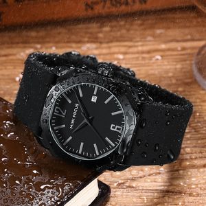 Czarny zegarek Mężczyźni Top Automat Data Wristwatch Żel krzemionkowy Wodoodporna 30m Zegar Prezent Silikon Pasek Prosta Godzina Wach