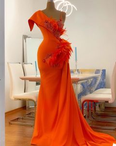 Pióro Pomarańczowa Syrenka Suknie Wieczorowe Jeden Koronki Ramię Aplikacje Prom Suknia Custom Made Formal Party Długość Vestido De Novia