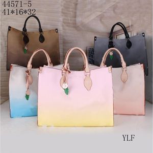 22SS Designer Day Packs Women's Hands Hands Tranship Letter Printing Hand Handbag Spans Single High Facs Cartenger Big Size 41*16*32cm