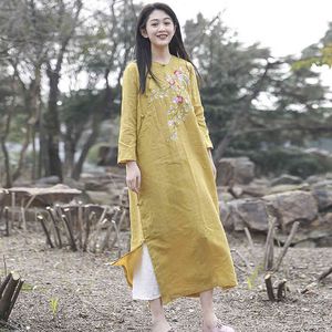 ジョニーチャーファッションの刺繍Cheongsamコットンリネンスリットドレス秋のヴィンテージの緩いVネック長袖の女性のドレス210521