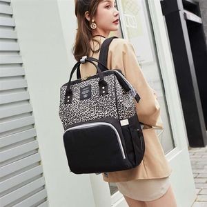 おむつバッグLeopard Bag Mummy Nappy Backpackのためのママ旅行の赤ちゃんの世話人ママ