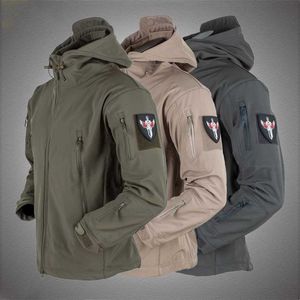 Taktisk jacka män militär haj hud mjuka skal vindtäta vattentäta bomber kappor mens vandring jakt hooded combat jackor 211110