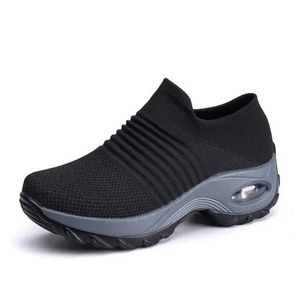 2022 Büyük Boy kadın Ayakkabı Hava Yastık Uçan Örme Sneakers Over-Toe Shos Moda Rahat Çorap Ayakkabı WM1029