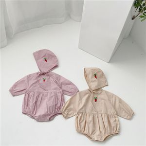 Korean style cute carrot embroidery jumpsuits with cap baby girls cotton bodysuits one-pieces 210508