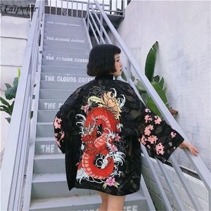 Kvinnors Blusar Skjortor Japansk stil Lösa Korta Ärmar Röd Dragon Printing Blus Kvinna Sommar Badrock Kimono Solskydd Kläder