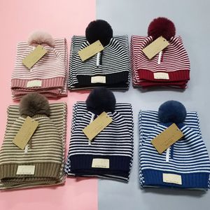 Set di berretti e sciarpe lavorati a maglia per bambini Australia Berretti con pompon firmati Sciarpe calde Pom invernali Cappelli all'uncinetto Fazzoletto da collo alla moda Cappucci con teschio Collo collo 2 pezzi Abiti