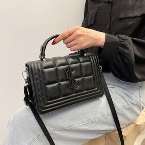 Frauen schulter tasche marke damen umhängetasche luxus design weibliche handtasche mädchen geschenk PU Umhängetasche platz 2021 telefon taschen