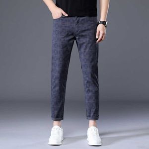 Summer Lightweight Fitted Straight Checked Casual Pants British Style Fashion Brand Clothing Young Men's Slim Cropped Pants 210531