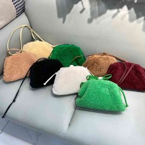 Autumn Winter Plush Bag Female 2021 Fashion Lamb Hair Cloud Single Shoulder Menger Fold Clip