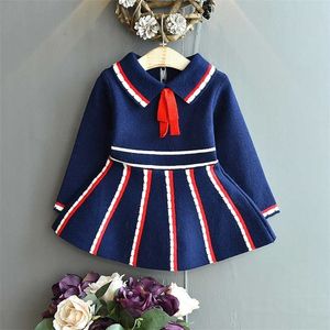 女の子のセーターのドレス秋冬大学の風の縞模様のラペルプリーツの春と子供の王女の底をぼかし211201
