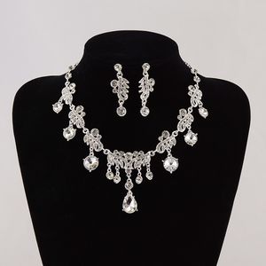 Delikat Luxury Crystal Rhinestone Smycken Bröllop Bröllop Halsband Örhängen Set För Brud Tillbehör Kväll Prom Party Homecoming Kvinnor Smycken Hot