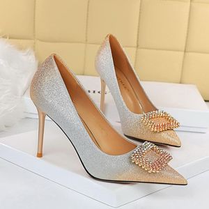 Mulheres bombas gradiente de lantejoulas saltos altos 10cm Sexy Stilettos Ladies Ponto Toe Shoes Square Fivele Crystal Wedding Party Dress