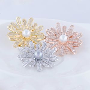 Pins, Brooches Fashion Exquisite Copper Hijab Pin Plated Microinlaid Zircon Daisy Antler Sea Bream Pearl Flower Lucky Brooch Christmas Gift