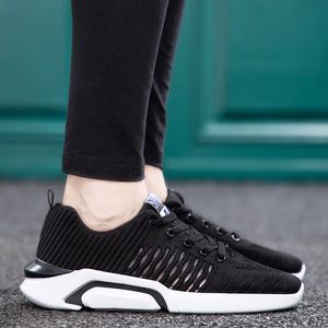 Alta qualità 2021 Nuovo arrivo Uomo Donne Sport Sport Scarpe da corsa Fashion Black Bianco Traspirante Runner Sneakers all'aperto Dimensioni 39-44 WY10-1703