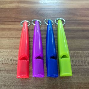 500 sztuk / partia Nowy Pies Whistle Stop Barking Silent Pet Training Plastic Whistles Whistles Dog Animal Obedience Dźwięk