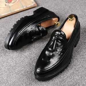 Sapatos de vestido Designer de moda homens de couro formais sapato de couro apontado mocassins de Oxfords dirigindo KL44