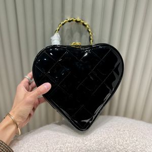 2022Ss Spring Heart Style Valentine Day Handbags Bags Classic Top Handle Totes Quilted Patent Leather Famous Luxury Designer Clutch Mini Cosmetic Vanity Luggage