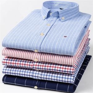 Taglia S -7XL Camicia da uomo blu manica lunga 100% cotone Oxford Camicie casual da uomo d'affari di qualità morbida e confortevole vestibilità regolare 220224