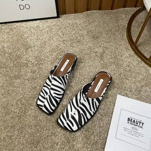 Rough Heel Wrap Head Half Slipper Female Summer One Foot Pedals All-Around Wear Fashion Personality Leather Sandals