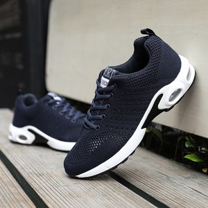 2021 Mode Kudde löparskor Andas Män Kvinnor Designer Svart Navy Blå Grå Sneakers Trainers Sportstorlek EUR 39-45 W-1713