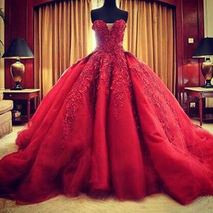2022 Modest Quinceanera Dresses Sweethear Red Satin Formal Party Gowns Sweetheart Sequined Lace Applique Ball Gown Prom Dresses