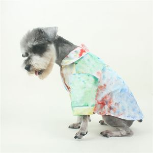 レジャーブランドペットコート春夏の犬のシャツ薄いシルクカラフルなペットTシャツテディブルドッグシュナウザー