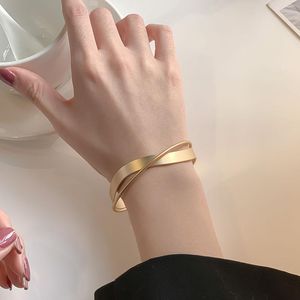 Bangle Mobius Ring открытие браслетов для женщин Нерегулярные золотые классические металлические роскошные браслеты оптом 2022 партийные подарки украшения