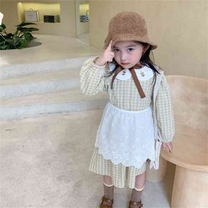 Spring Arrival Girls Długim Rękawem Dress Dzieci Koreański Design Plaid z fartuch 210528