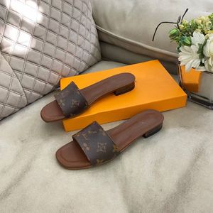 Lyx designerslips Tofflor Fina sommarsandaler Beach Slide Tofflor Dam Stickning Loafers Sexig blommig färg MKJL00003