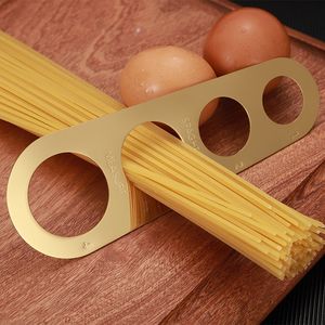 Easy Clearing Pasta Ruler Mätverktyg 4 Servering Portion Rostfritt Stål Spaghetti Mått Hushåll Kök Matlagning Tillbehör KKE5304