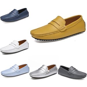 2021 Läder Doudou Mäns Casual Driving Shoes Soft Sole Fashion Black Navy Vit Blå Silver Gul Grå Skodon All-Match Lazy Cross-Border 38-46 Fifty Two