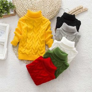 春の秋の子供のユニセックスカジュアルなファッション暖かい編み物固体タートルネックセーター2-8tの男の子と女の子の服211104