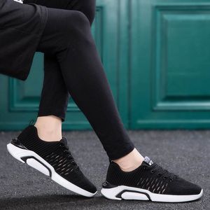 Lace-up Men Sports Sneakers Casual Original Löpskor Kvinnor Toppkvalitet Tränare Professionell Klassisk Platt