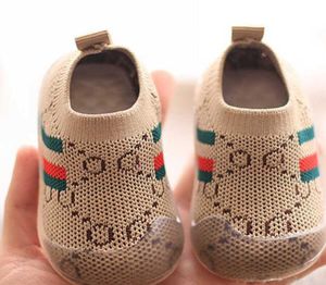 Wholesale Kids Shoes First Walkers Antislip Soft Bottom Jelly Sneaker Casual Flat Children Size Girls Boys Sports Letters Sneakers Shoe