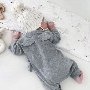 Baby Girl Romper Europeiska Barn Pyjamas Bomull Bandage Angel Wings Leisure Kläder Born Jumpsuit Toddler 210515