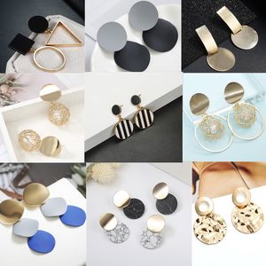 2021 Korea pärla örhängen för kvinnor runt geometriska uttalanden vintage guld färg stud örhängen mode smycken