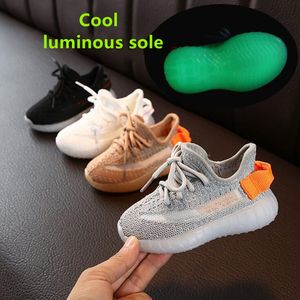 2024 Boy Sneakers Girl Baby Designer Flying Weaving Sports Leisure Breathable Coconut Luminous Running Shoes Children