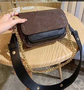 العطاء قفل لي حقيبة جلدية صغيرة أزياء Desinger سلسلة حقيبة يد المرأة Crossbody مساء حقائب كتف محفظة M58554 M58557 M58555