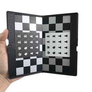 Magnetisches Kunststoff-Schach-Faltmappen-Schach-Set, tragbares Mini-Brettspiel, leicht zu tragen, Geschenk, pädagogisches Geschenk