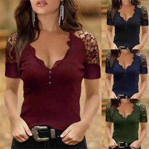 Kvinnors sommar Sexig Slim Deep V-Neck Lace Kortärmad Toppar Casual Solid Färg Strikkad Svart T-shirt Kvinna Knapp 210720