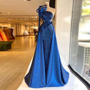 Kraliyet Mavi Mermaid Gelinlik Modelleri Bir Omuz Wrap Abiye Ile Custom Made Sequins Çiçek Kıvılcım El Yapımı Ünlü Parti Kıyafeti