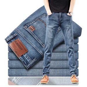 Vår och sommar klassisk stil Mäns monterad Straight Bomull Stretch Jeans Trend Unga Mäns Slim Casual Jeans 210531