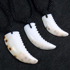 Natur Muschel Wolf Zähne Sharp Anhänger Halskette Conch Verarbeitet in Zahn Anhänger Amulett Charme Wachs Kabelkette Schmuck Geschenk Halsketten