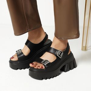 Sandali INS Estate femminile moda gotica con suola spessa tacco alto fibbia punk scarpe casual da donna